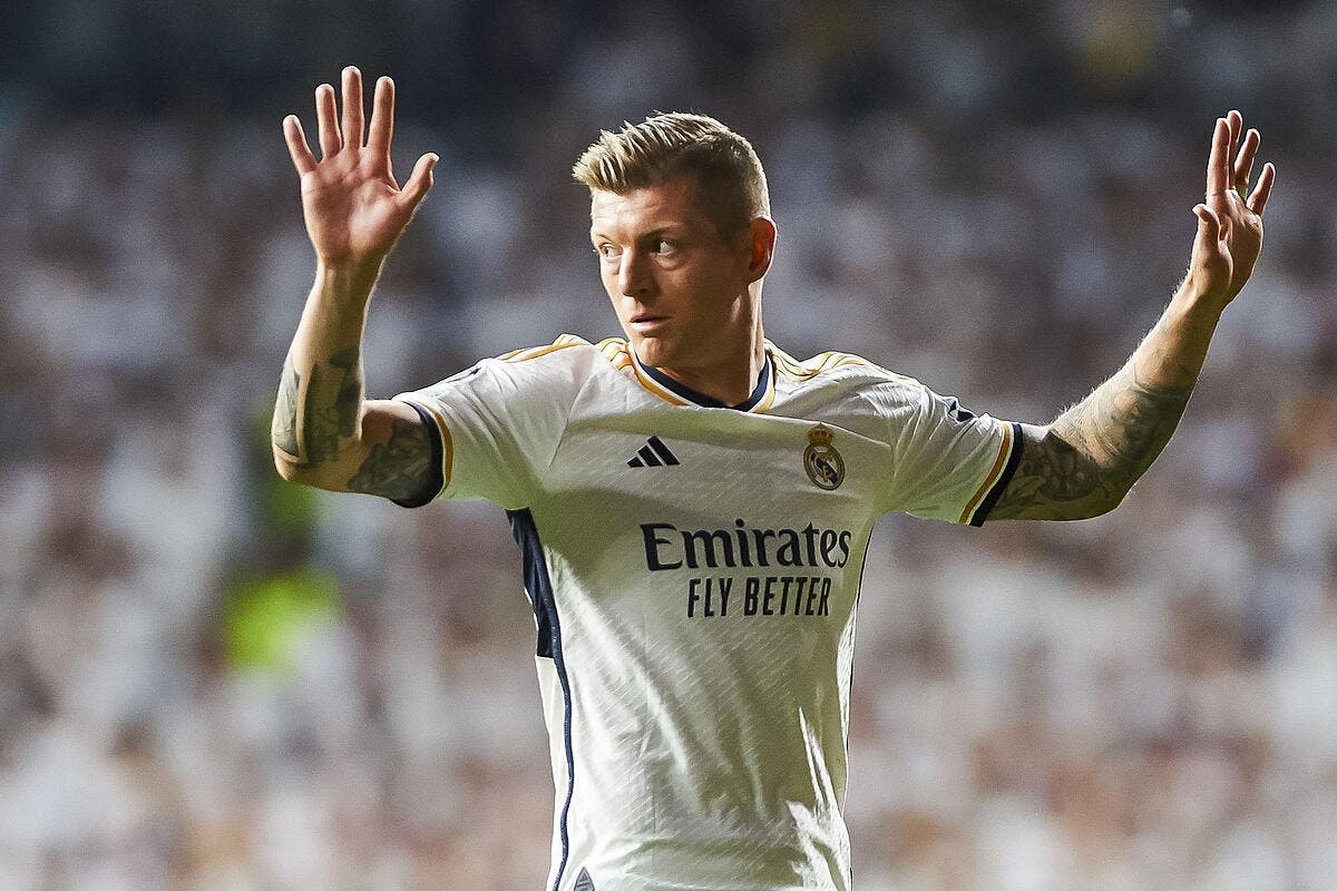 Toni Kroos thông báo giải nghệ